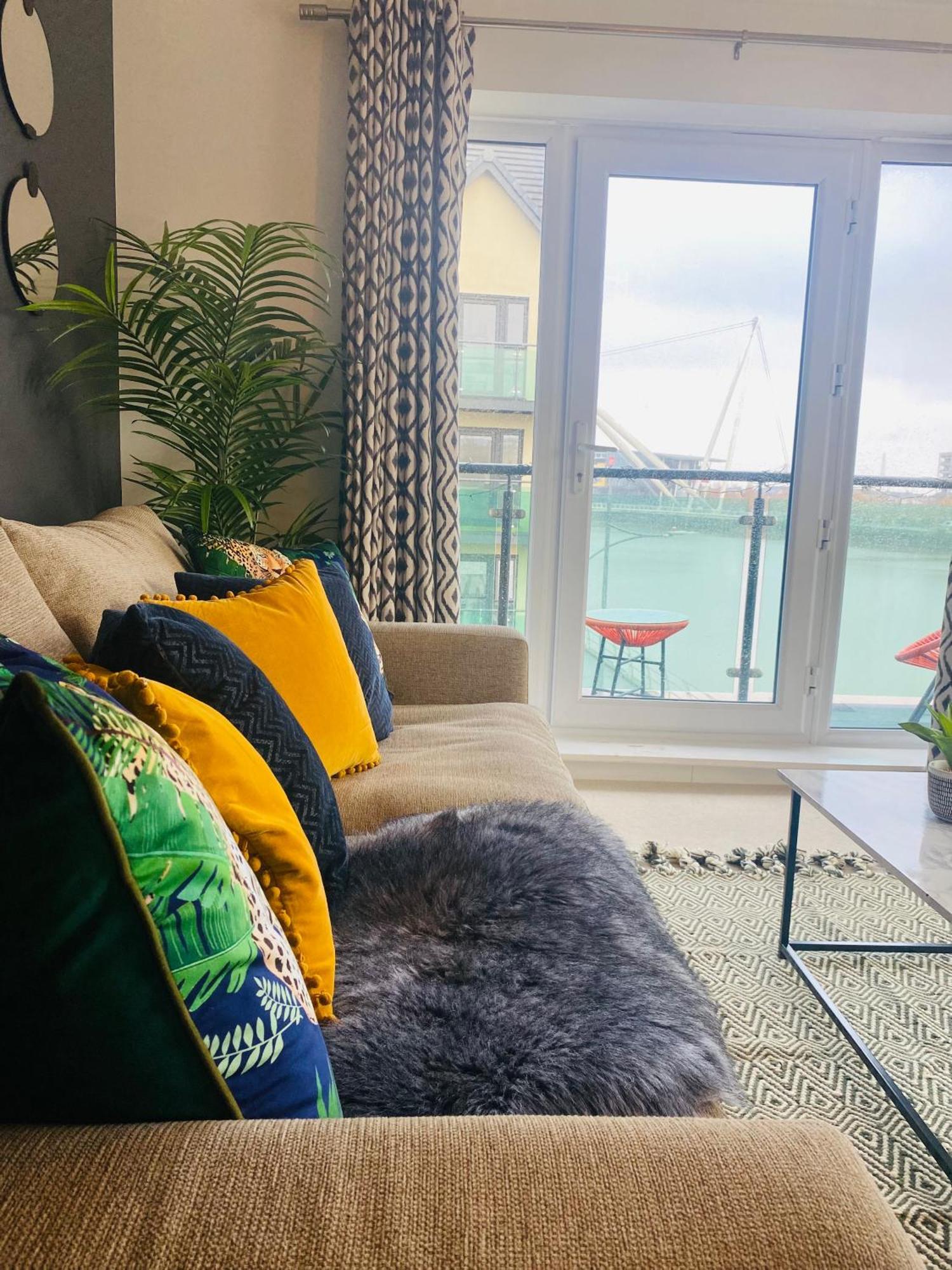 ניופורט Luxury 2 Bedroom Waterfront Apartment With Balcony מראה חיצוני תמונה